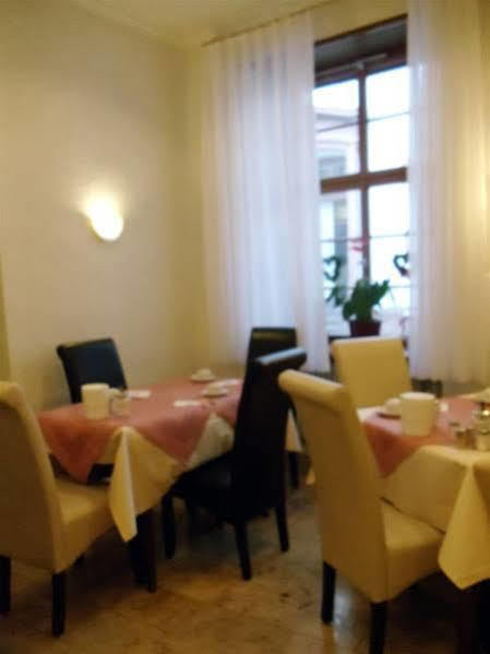 Hotel Zum Pfalzgrafen ハイデルベルク エクステリア 写真