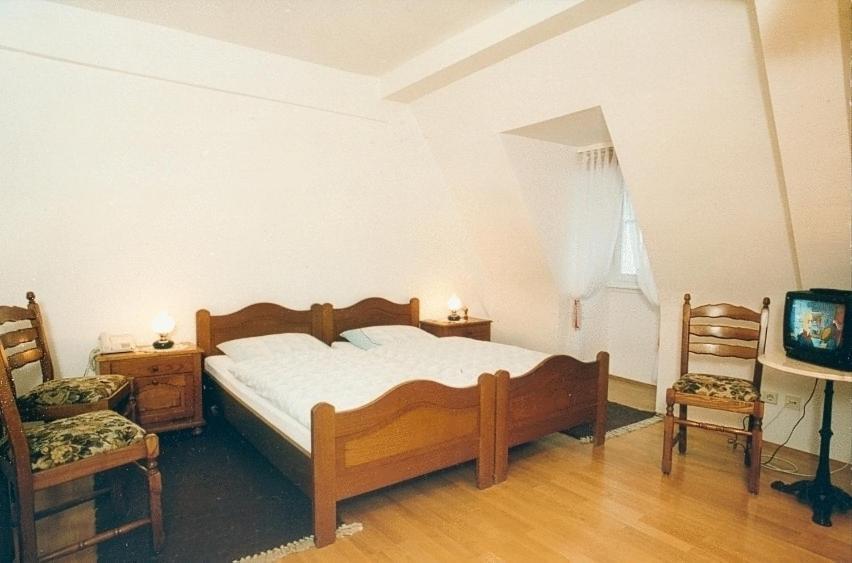 Hotel Zum Pfalzgrafen ハイデルベルク 部屋 写真